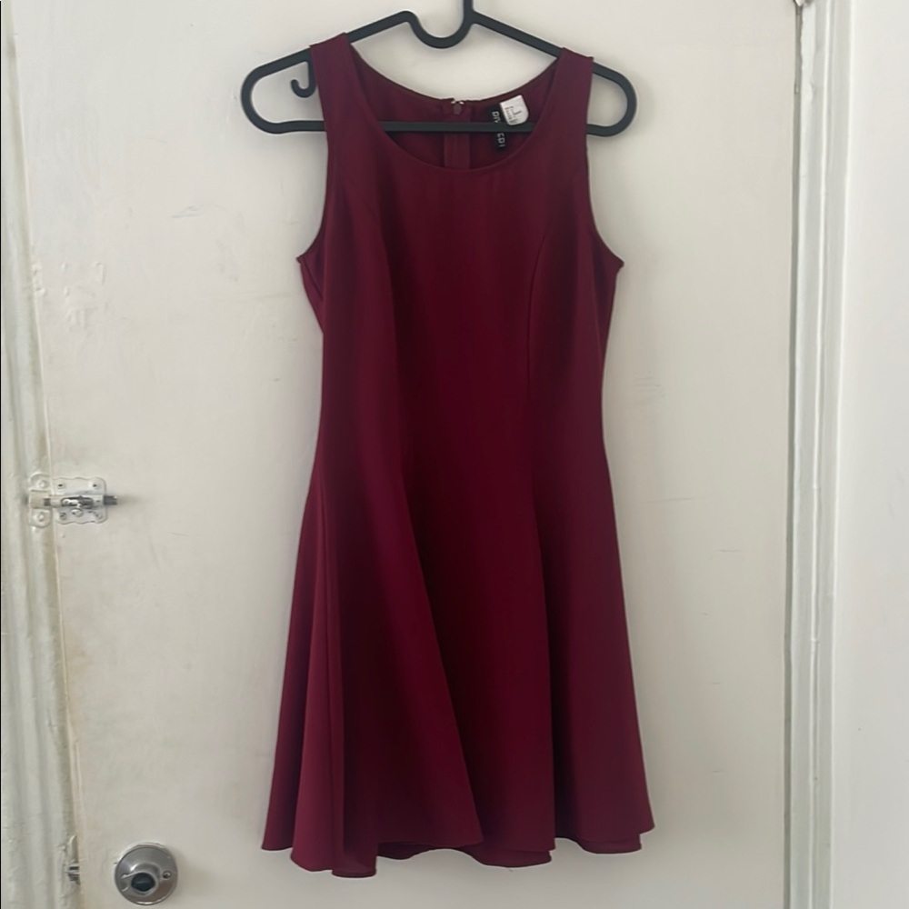 Elegant Burgundy Sleeveless Dress
